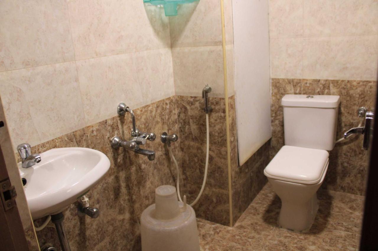 Hotel Adhi Residency - Cleanliness & Friendliness Room Vl Vardharaja Temple Kanchipuram Luaran gambar
