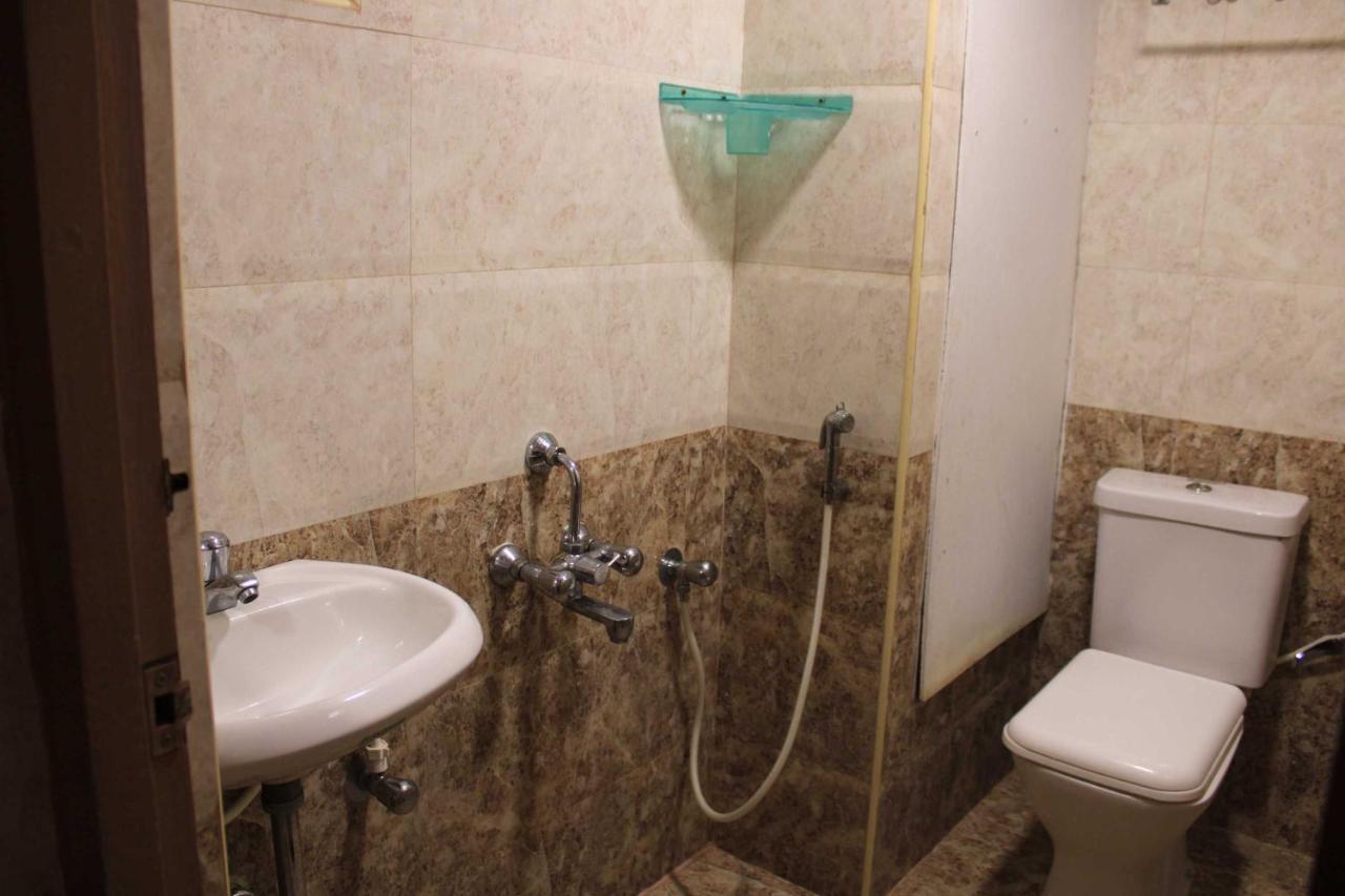 Hotel Adhi Residency - Cleanliness & Friendliness Room Vl Vardharaja Temple Kanchipuram Luaran gambar