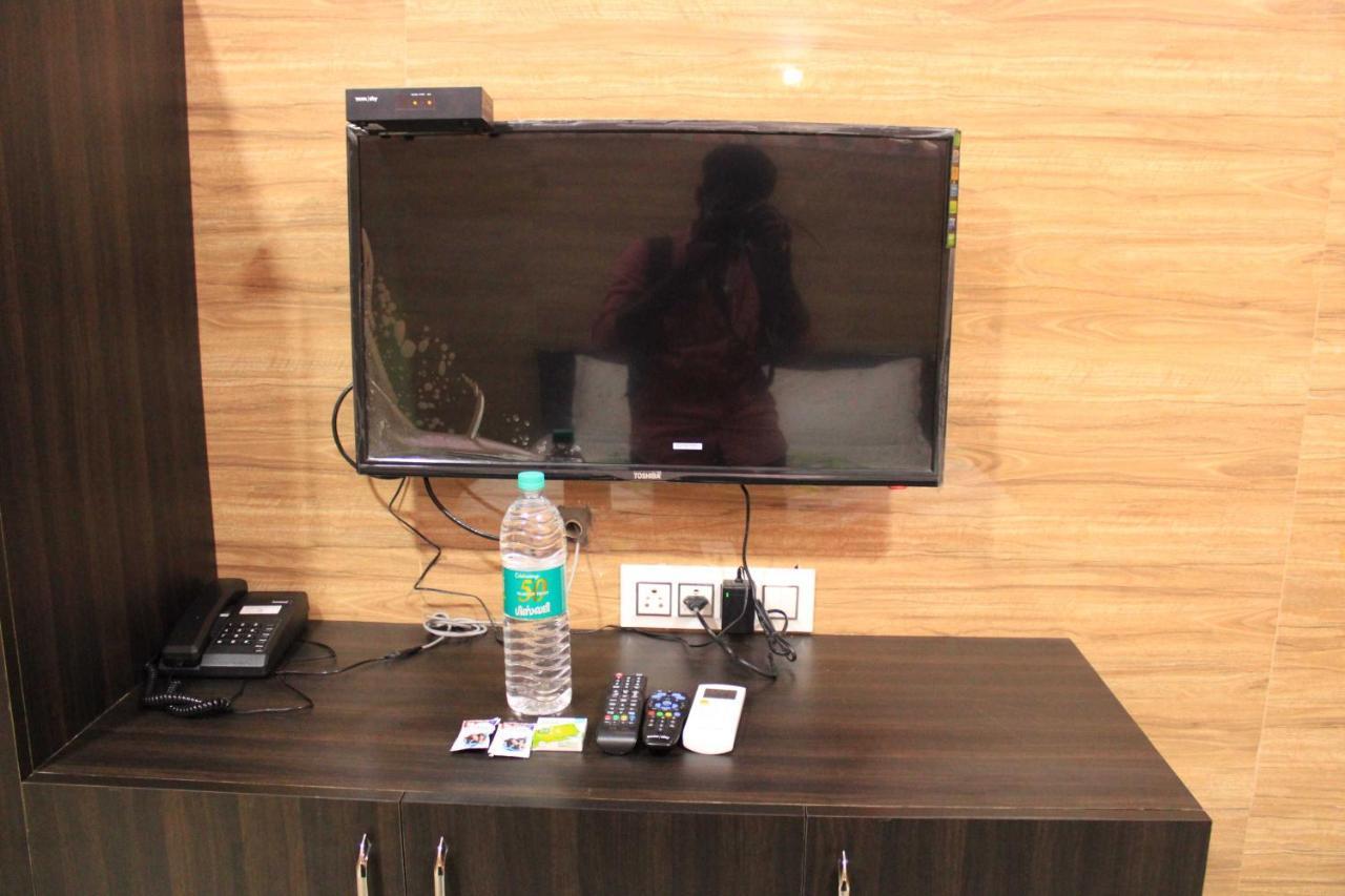 Hotel Adhi Residency - Cleanliness & Friendliness Room Vl Vardharaja Temple Kanchipuram Luaran gambar